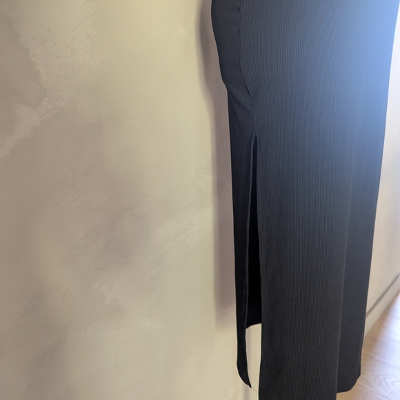 Black sleeveless midi ribbed bodycon dress with side slits - Picture 5 of 6